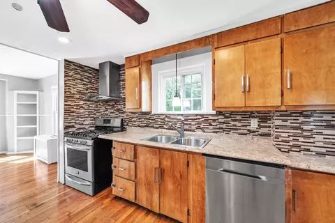 68 Parkside St, Springfield, MA 01104 photo 32