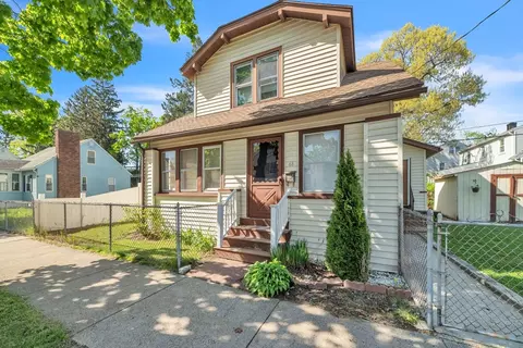 68 Parkside St, Springfield, MA 01104 photo 3