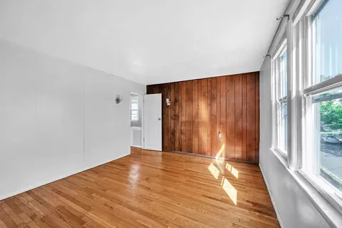 68 Parkside St, Springfield, MA 01104 photo 7