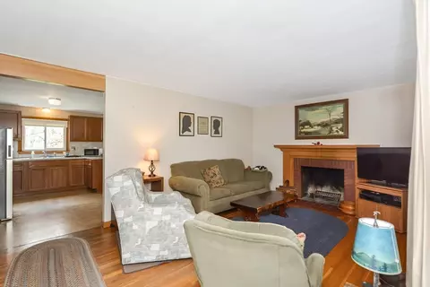 Living - 91 E Hadley Rd, Amherst, MA 01002 photo 1 of 2