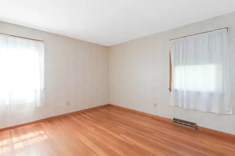 Bedroom - 91 E Hadley Rd, Amherst, MA 01002 photo 5 of 6
