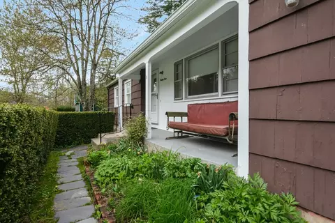 Exterior - 91 E Hadley Rd, Amherst, MA 01002 photo 5 of 6