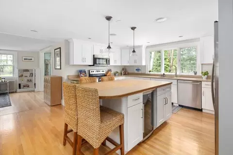 14 Whitcomb Ln, Hingham, MA 02043 photo 2