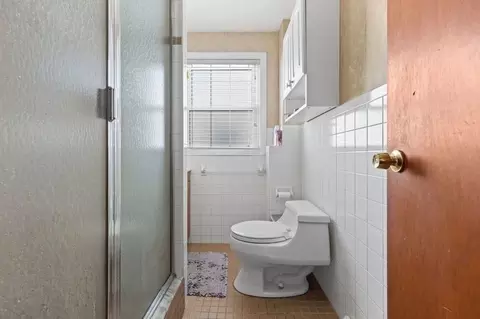 Bath - 18 Baker Rd, Everett, MA 02149 photo 2 of 3