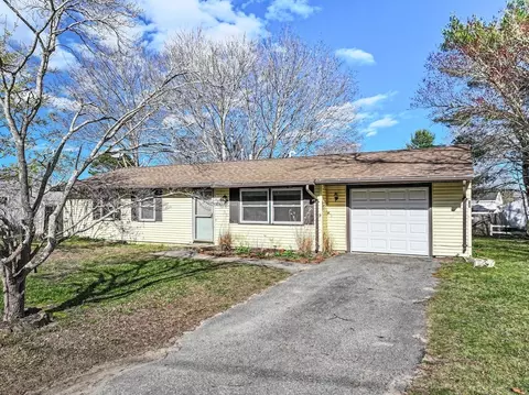 12 Parker Dr, Wareham, MA 02571