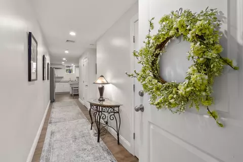 278 Court St #2, Plymouth, MA 02360