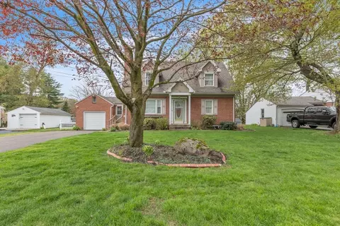 11 Central Ave, South Hadley, MA 01075