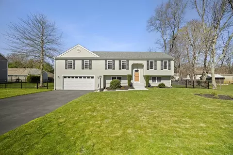 17 Alvin St, Attleboro, MA 02703
