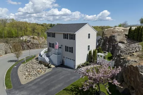 12 Gedney Dr, Peabody, MA 01960