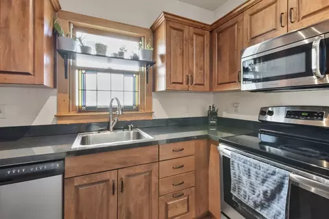 18 Hillside St, Maynard, MA 01754 photo 5