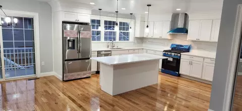 36 Hillside Ter, Dracut, MA 01826