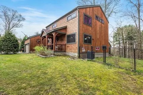 54 Acropolis Rd, Lowell, MA 01854