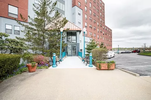 750 Davol St #413, Fall River, MA 02720 photo 3