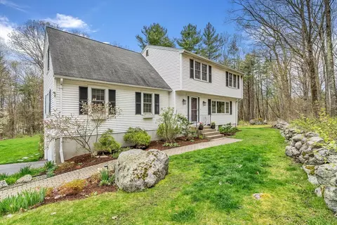 53 Park Ln, Harvard, MA 01451