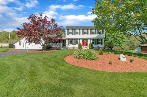 21 W Glen Dr, Westfield, MA 01085