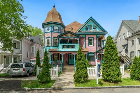 96-98 Calhoun St, Springfield, MA 01107