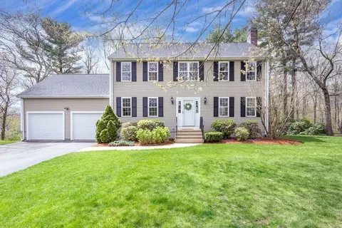 41 Hilltop Rd, Franklin, MA 02038