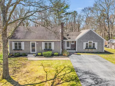 19 Greenville Dr, Sandwich, MA 02644