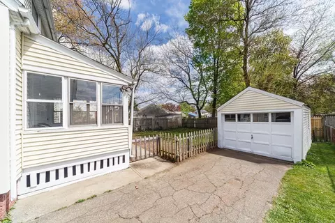1171 Bay St, Springfield, MA 01109 photo 4