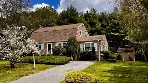 45 Bayberry Cir, Bridgewater, MA 02324