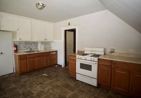336 Eastern Ave, Springfield, MA 01109 photo 7