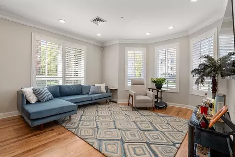629 Hammond St #W100, Chestnut Hill, MA 02467