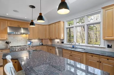 12 Bridle Path, Walpole, MA 02081 photo 11