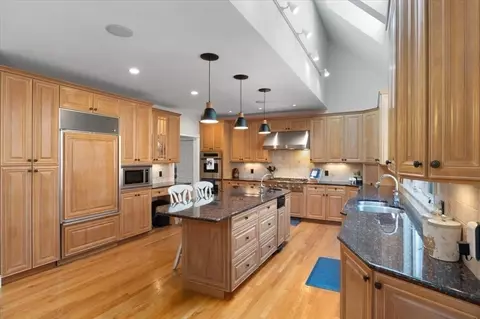 12 Bridle Path, Walpole, MA 02081 photo 9
