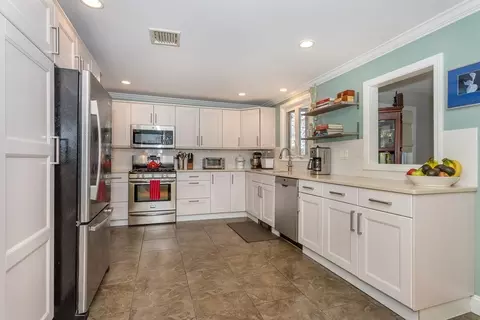 28 Randolph St, Canton, MA 02021 photo 8