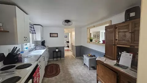 7 Colonial Rd, Webster, MA 01570 photo 9