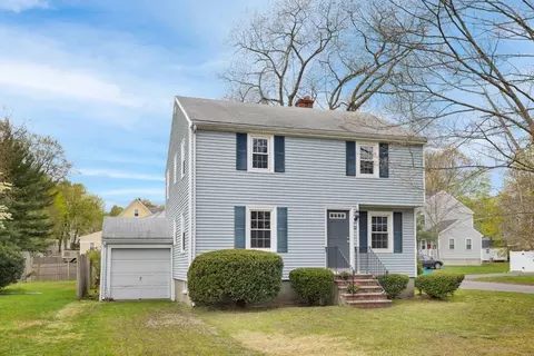 12 Hancock St, Reading, MA 01867
