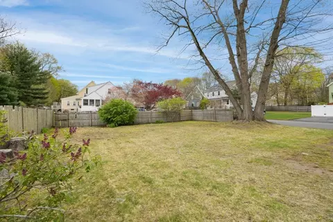 Exterior - 12 Hancock St, Reading, MA 01867 photo 10 of 12