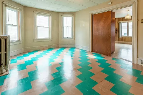 Living - 82 Snell St, Fall River, MA 02721 photo 4 of 6