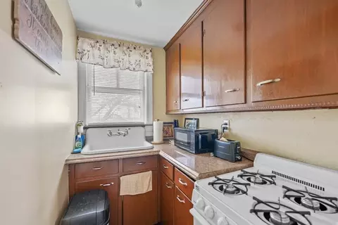 286 Columbia St, Fall River, MA 02721 photo 12