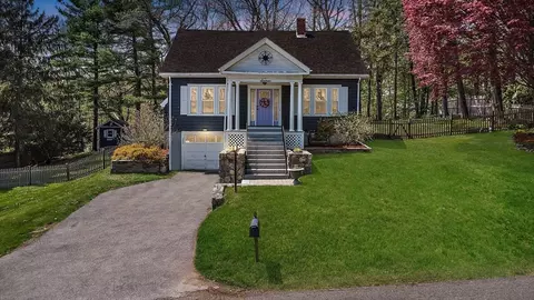 16 Whipple St, Danvers, MA 01923