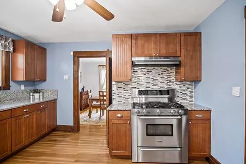 16 Whipple St, Danvers, MA 01923 photo 11
