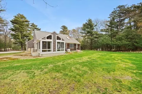 Exterior - 185 Great Neck Rd, Wareham, MA 02571 photo 5 of 9