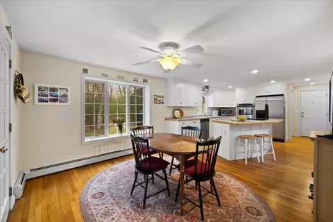Dining - 185 Great Neck Rd, Wareham, MA 02571 photo 2 of 2