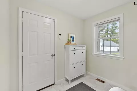 Entry Way - 2 Pheasant Cir, Ayer, MA 01432 photo 3 of 4