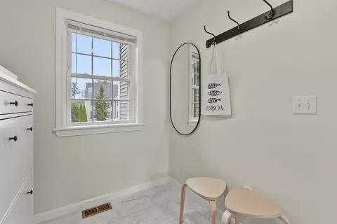 Entry Way - 2 Pheasant Cir, Ayer, MA 01432 photo 4 of 4