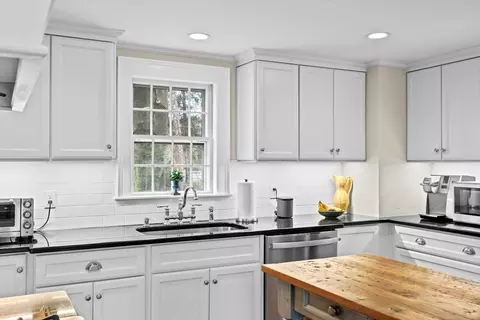 1062 Main St, Hingham, MA 02043 photo 7