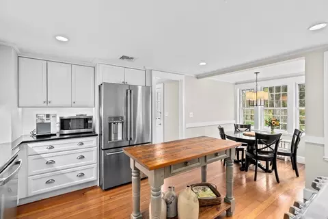 1062 Main St, Hingham, MA 02043 photo 8