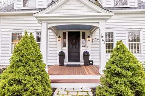 1062 Main St, Hingham, MA 02043 photo 2