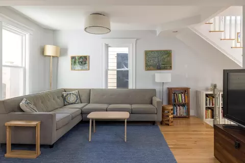 4 Franklin Ct, Brookline, MA 02445 photo 2