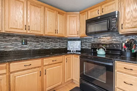 Kitchen - 28 Mayflower Rd, Mashpee, MA 02649 photo 3 of 3