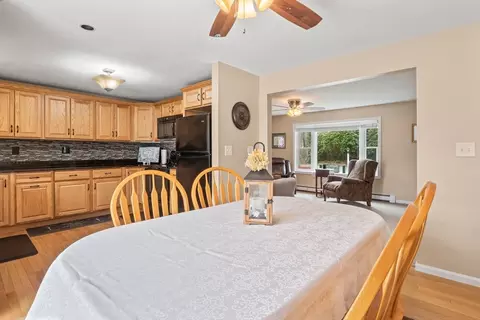 Dining - 28 Mayflower Rd, Mashpee, MA 02649 photo 3 of 3