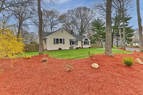 Exterior - 28 Mayflower Rd, Mashpee, MA 02649 photo 3 of 9