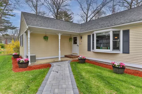 Exterior - 28 Mayflower Rd, Mashpee, MA 02649 photo 5 of 9