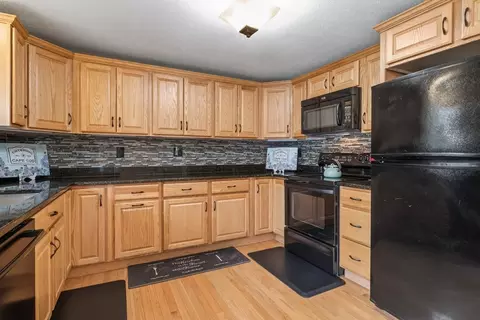 Kitchen - 28 Mayflower Rd, Mashpee, MA 02649 photo 1 of 3