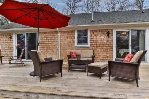 Exterior - 28 Mayflower Rd, Mashpee, MA 02649 photo 7 of 9